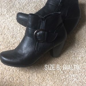 Cute Black Booties - Rialto, size 8